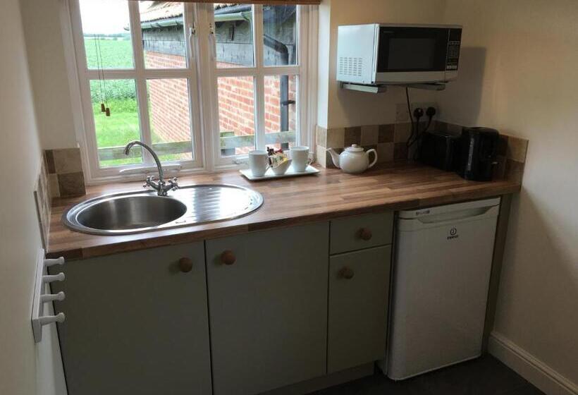 스탠다드 룸, The Stables Kings Ripton