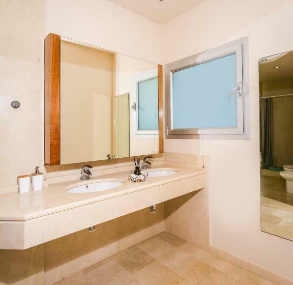 オーシャンビュースタンダードルームバルコニー付き, Villa Tranquila