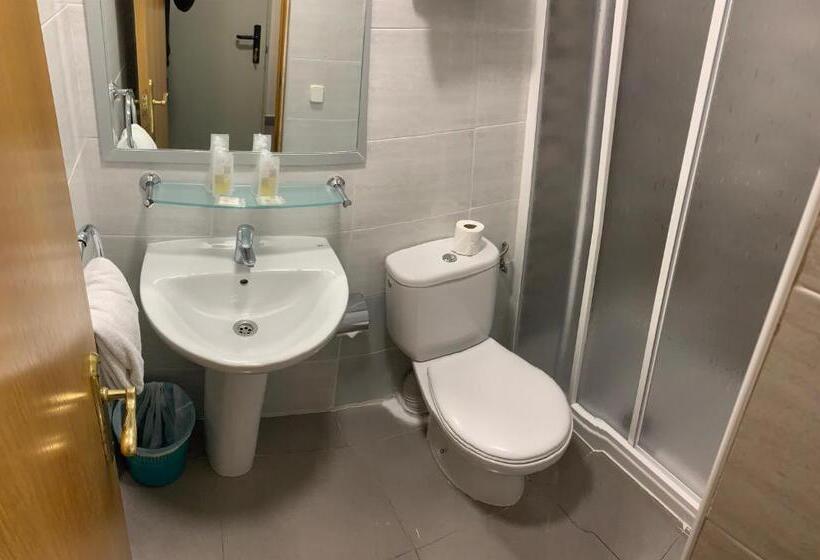 اتاق اکونومی یک تخته, Hostal La Terrassa