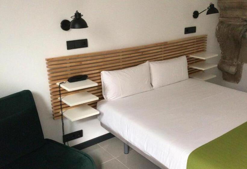 اتاق سوپریور, Hostal La Terrassa
