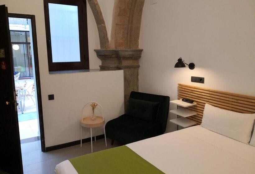 اتاق سوپریور, Hostal La Terrassa