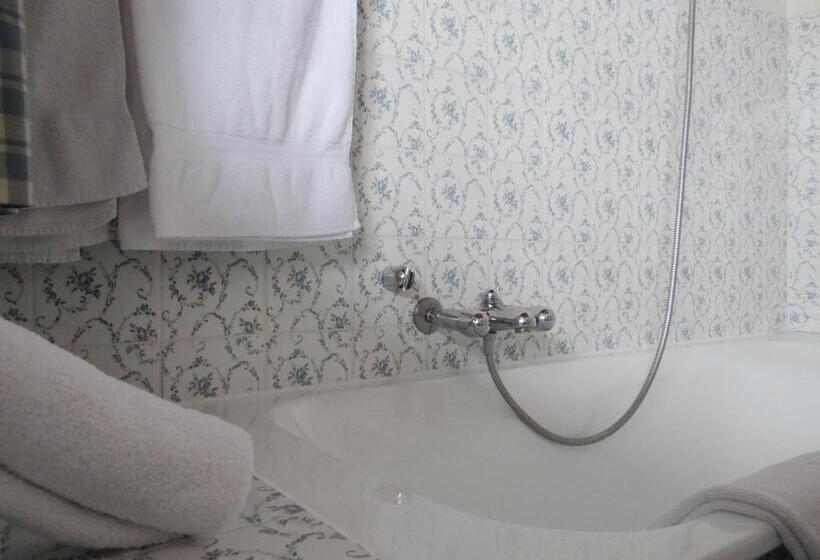 스위트, Auberge Des Chasseurs