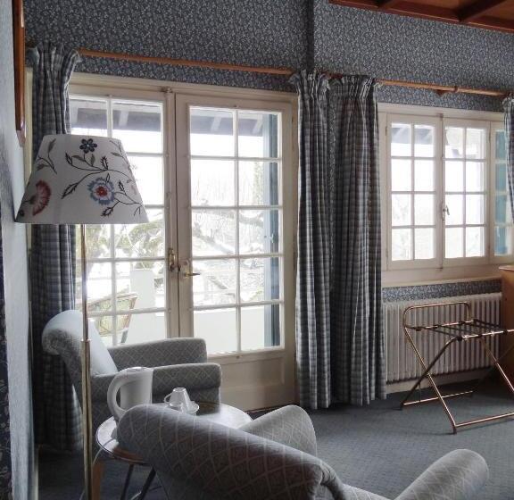 스위트, Auberge Des Chasseurs