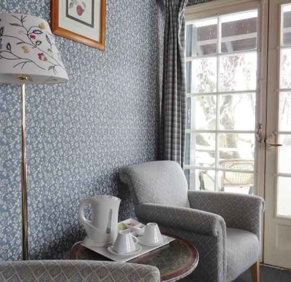 스위트, Auberge Des Chasseurs