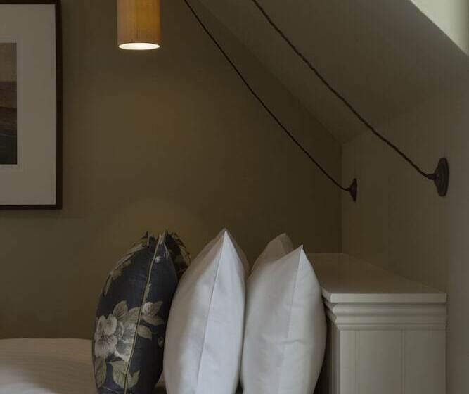 Номер Стандарт, Balmoral Arms