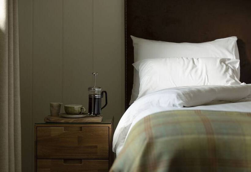 Номер Стандарт, Balmoral Arms