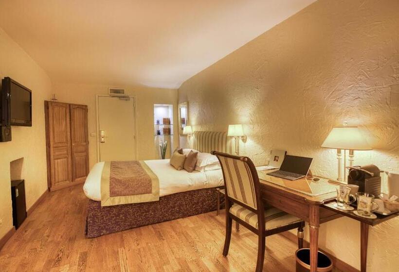 Номер Deluxe, D Aragon   Place De La Comédie