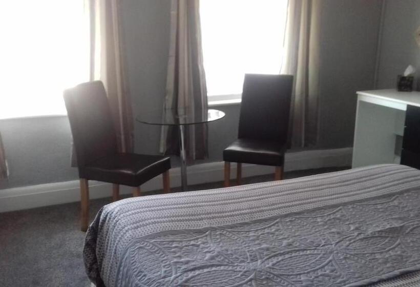 חדר סופריור, Elmfield