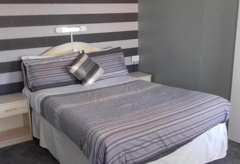 חדר סופריור, Elmfield