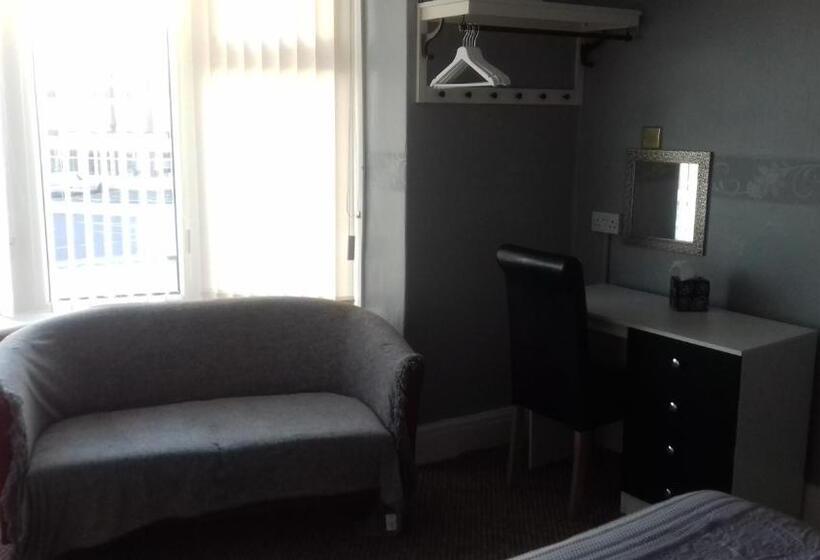 חדר סופריור, Elmfield