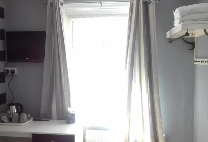 Quarto Estandar, Elmfield