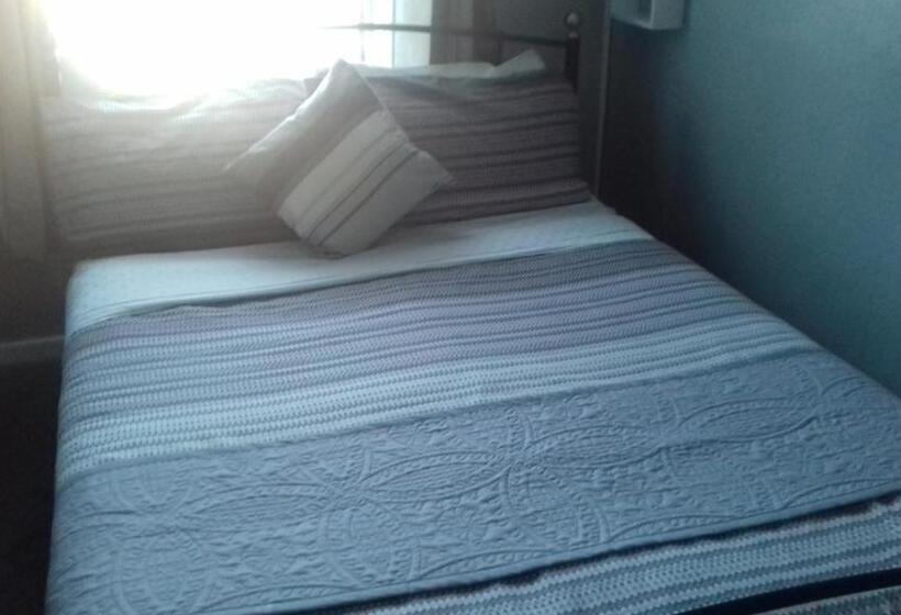 Quarto Familiar, Elmfield