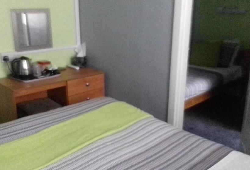 Quarto Familiar, Elmfield