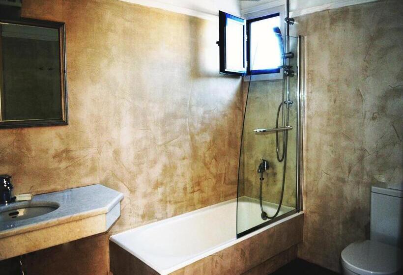 Classic room with balcony, Faros Resort