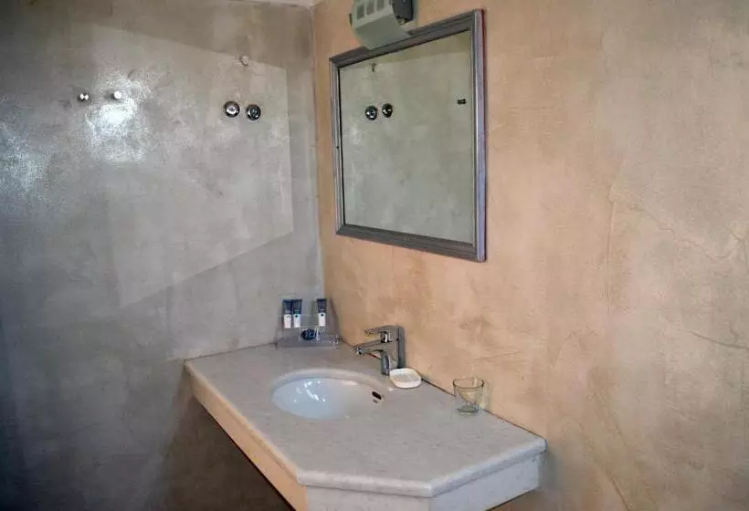 اتاق کلاسیک چهارنفره, Faros Resort
