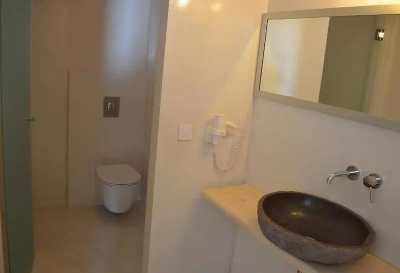 سوییت سوپریور با چشم‌انداز دریا, Faros Resort