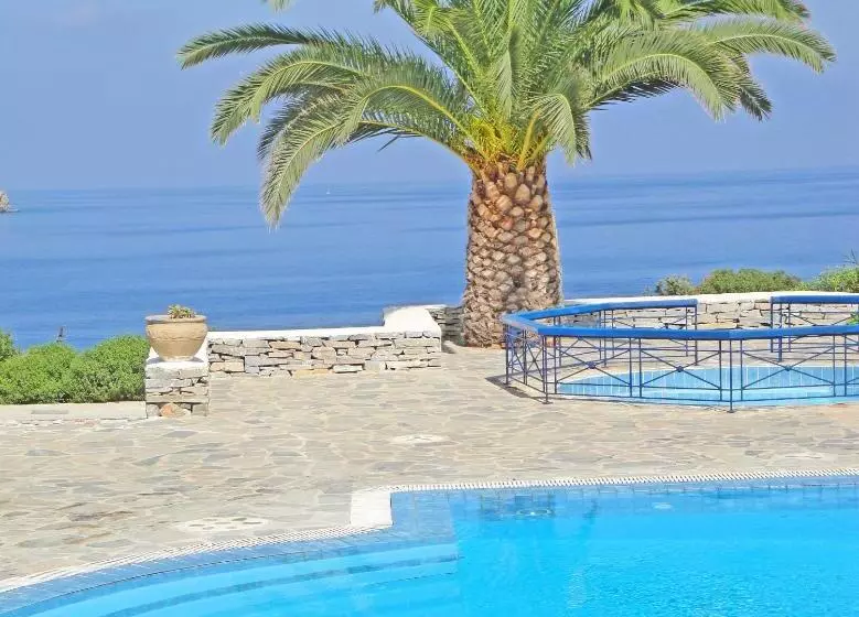 سوئیت با چشم‌انداز دریا و هیدروماساژ, Faros Resort