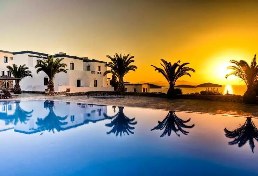 سوئیت با چشم‌انداز دریا و هیدروماساژ, Faros Resort