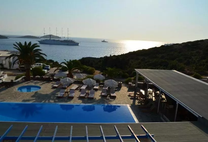 سوئیت اجرایی با چشم‌انداز دریا, Faros Resort