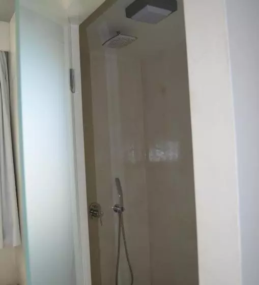 سوئیت اجرایی با چشم‌انداز دریا, Faros Resort