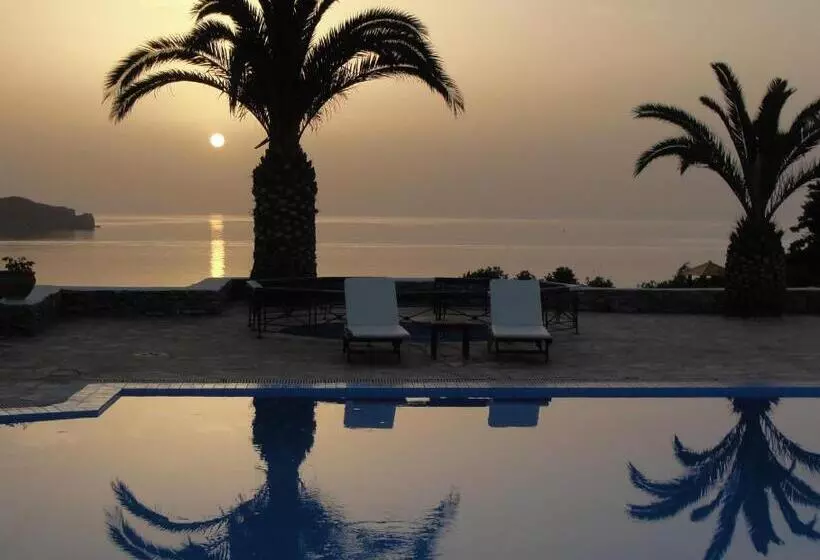 اتاق لوکس با چشم‌انداز دریا, Faros Resort