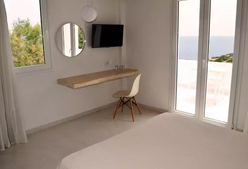 اتاق لوکس با چشم‌انداز دریا, Faros Resort