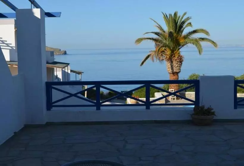 اتاق لوکس با چشم‌انداز دریا, Faros Resort