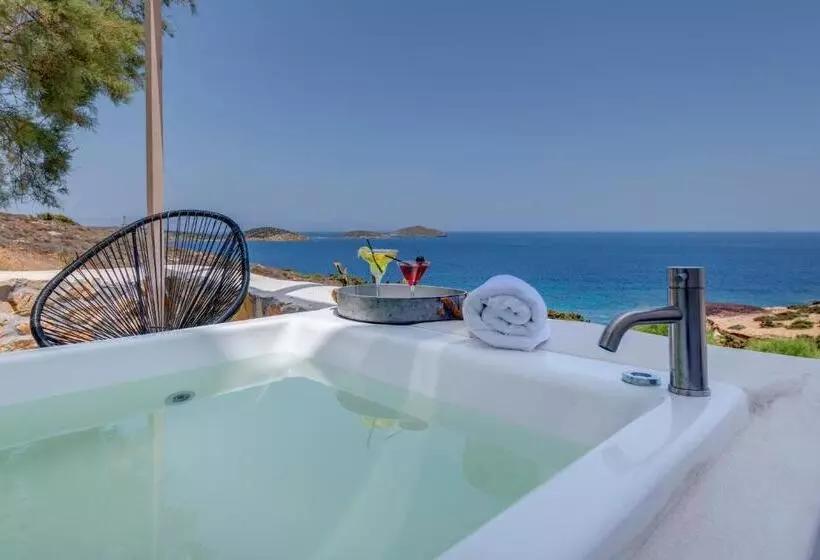 اتاق لوکس با چشم‌انداز دریا, Faros Resort