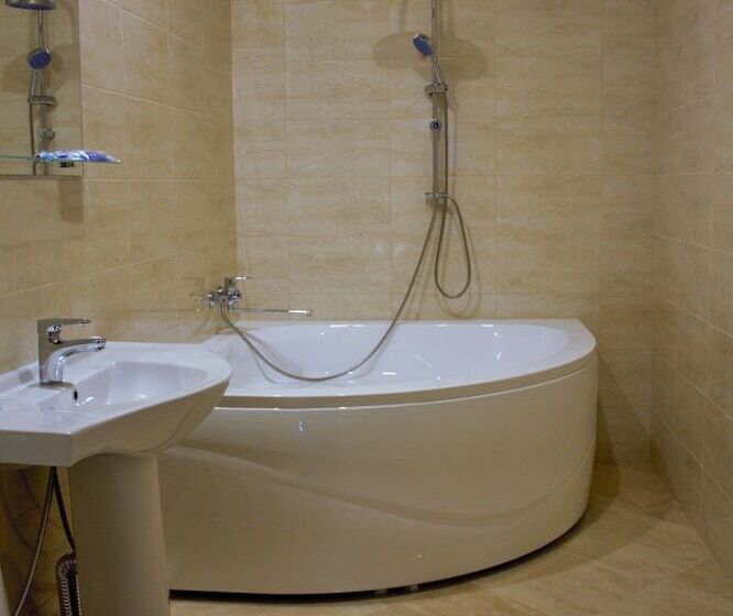 סוויטה, Korona