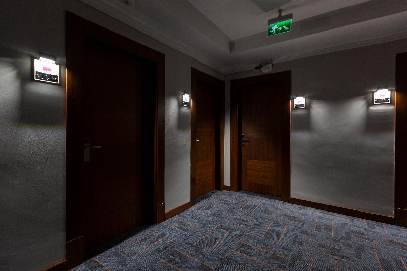 اتاق استاندارد, Mene City