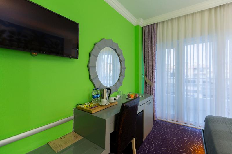 اتاق استاندارد, Mene City