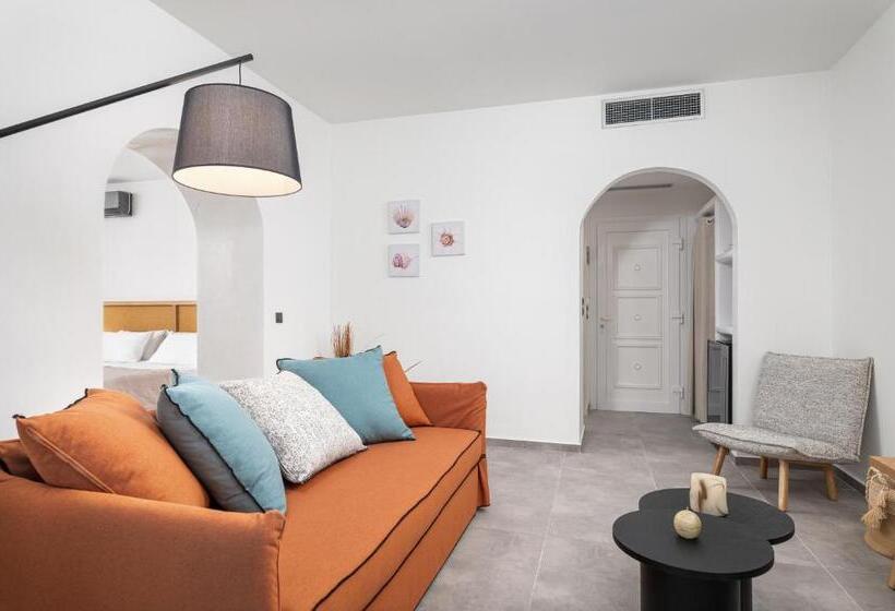 סוויטת ג'וניור דלוקס, Naftilos