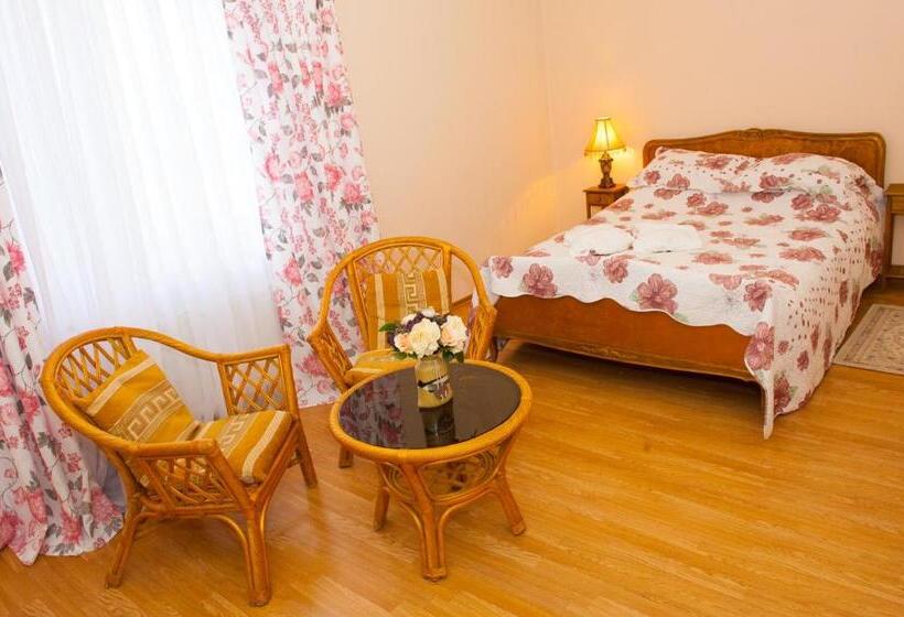 اتاق خانوادگی, Pearl Mini