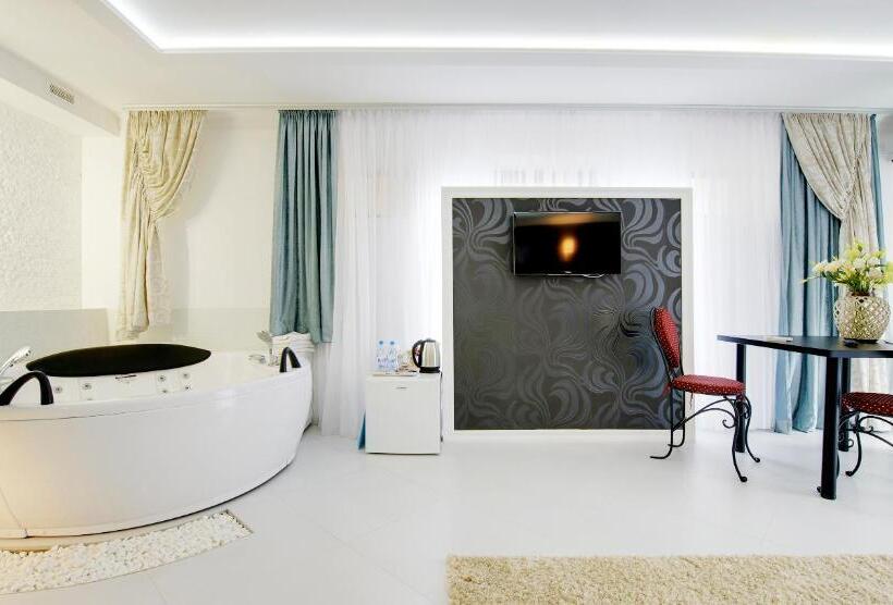 اتاق لوکس, Pearl Mini