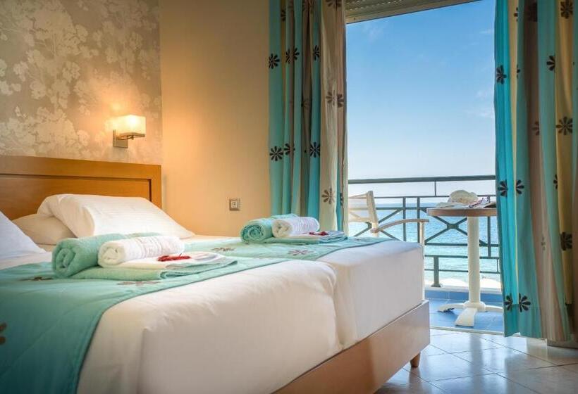 غرفة قياسية مطلّة علي البحر, Plaza