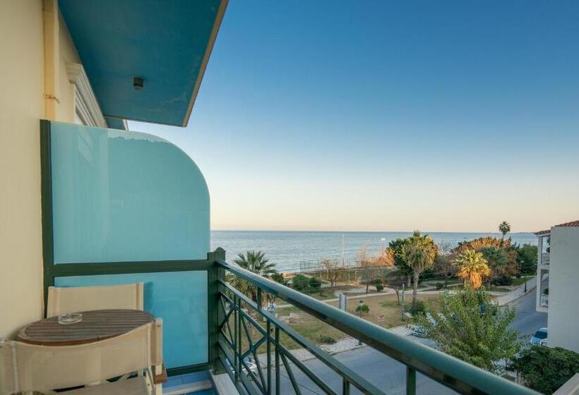 غرفة قياسية مطلّة علي البحر, Plaza