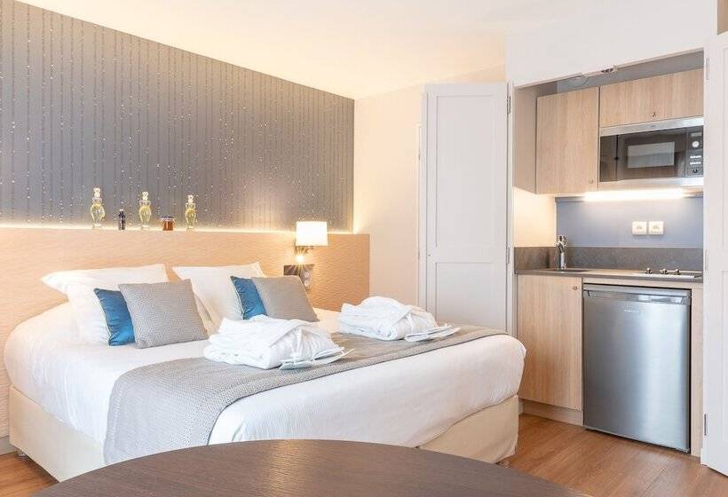 コンフォートルーム, La Closerie Spa & Résidence Hôtel