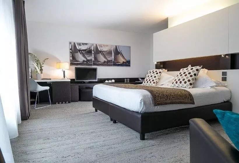 اتاق لوکس با چشم‌انداز شهر, Royal Antibes   Luxury Hotel, Résidence, Beach & Spa