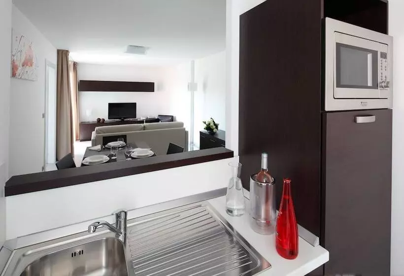 آپارتمان لوکس 1 خوابه, Royal Antibes   Luxury Hotel, Résidence, Beach & Spa