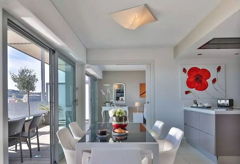 آپارتمان سلطنتی 2 خوابه, Royal Antibes   Luxury Hotel, Résidence, Beach & Spa