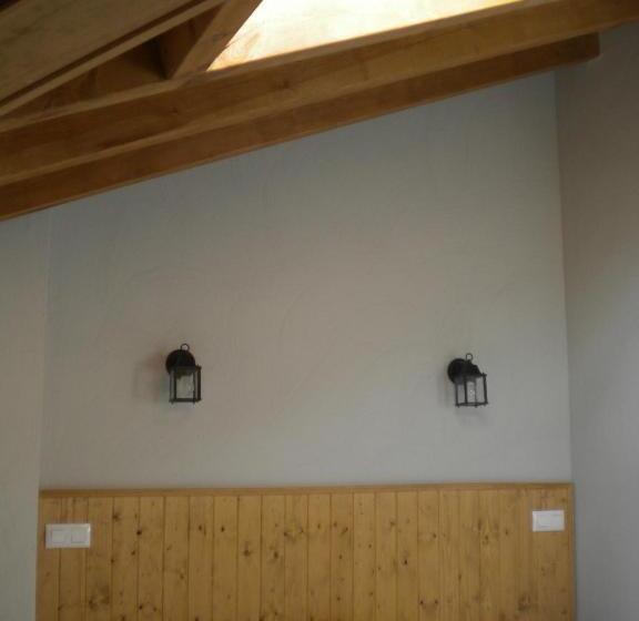 Номер Стандарт, Hostal Rural Las Cuatro Calles