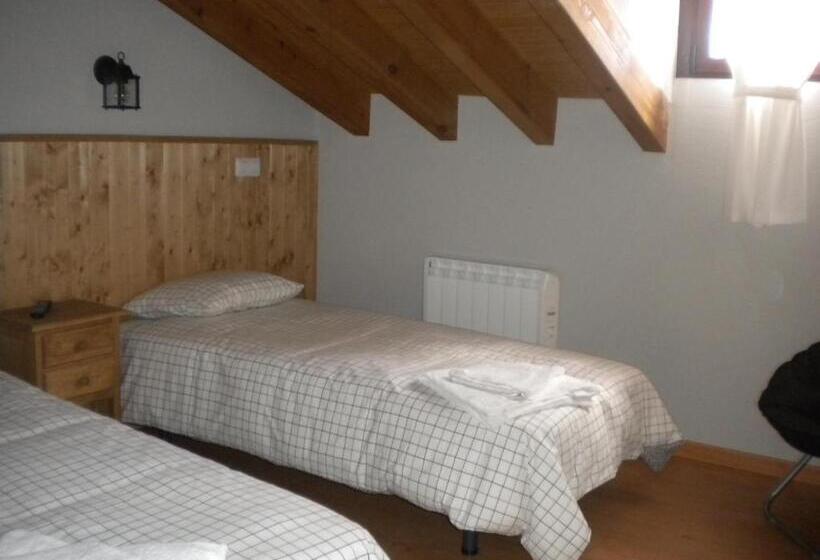 Номер Стандарт, Hostal Rural Las Cuatro Calles