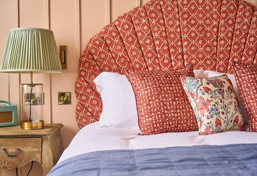 家庭间, The Ropemaker   A Heartwood Inn