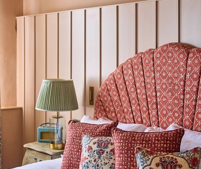 家庭间, The Ropemaker   A Heartwood Inn