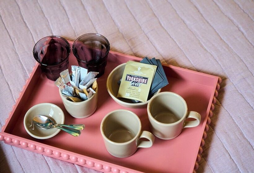 家庭间, The Ropemaker   A Heartwood Inn