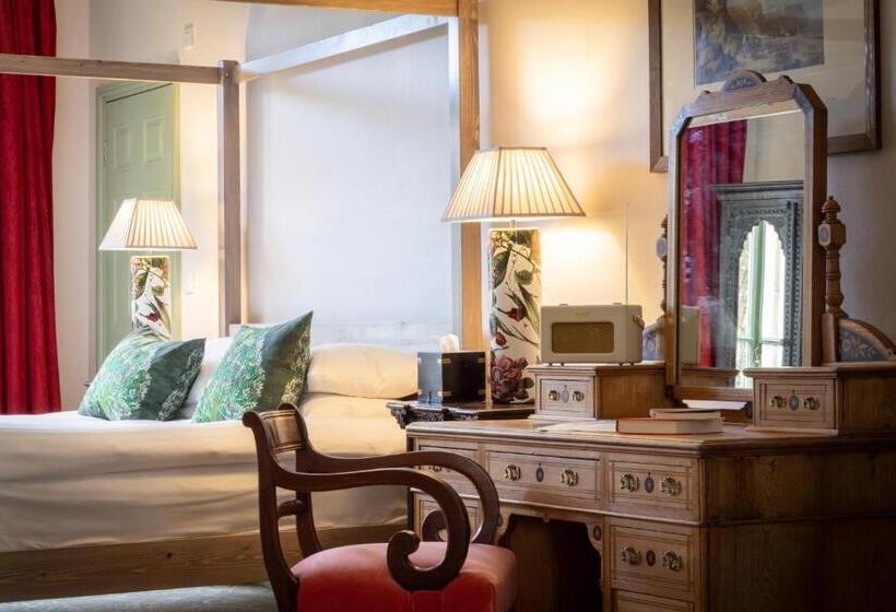 جناح مزود بتراس, The William Cecil