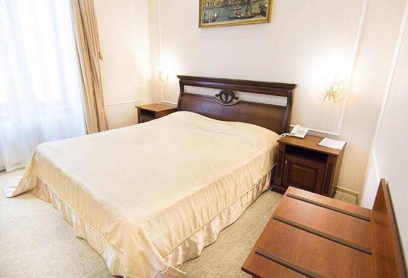 Junior Suite cu Hidromasaj, Villa Venezia