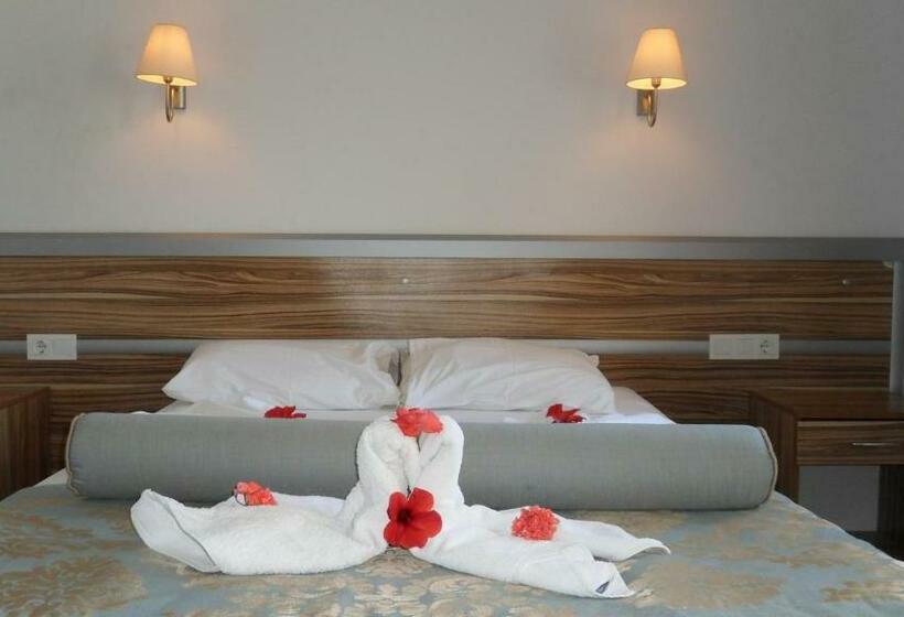 شقة غرفة واحدة, Ozukara Apart 1