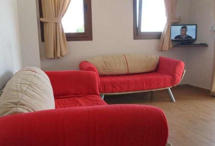 شقة غرفة واحدة, Ozukara Apart 1