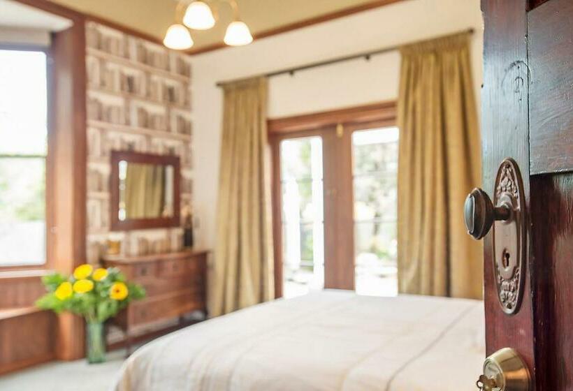 اتاق سوپریور, Pepper Tree Villa